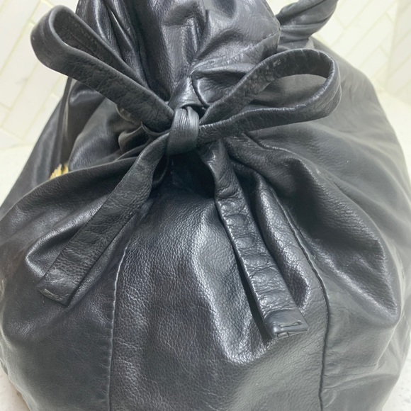 ❌SOLD❌ Gucci Hysteria Black Leather Calf Skin Hobo Bag - Picture 2 of 8